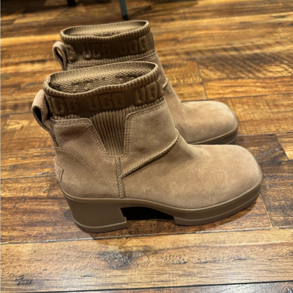 Ugg Moxy Chelsea